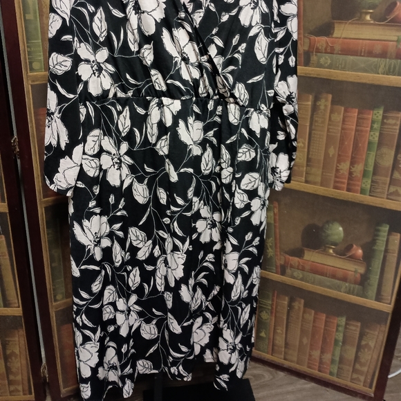 Sew In Love size 3x midi faux wrap dress - Picture 2 of 5